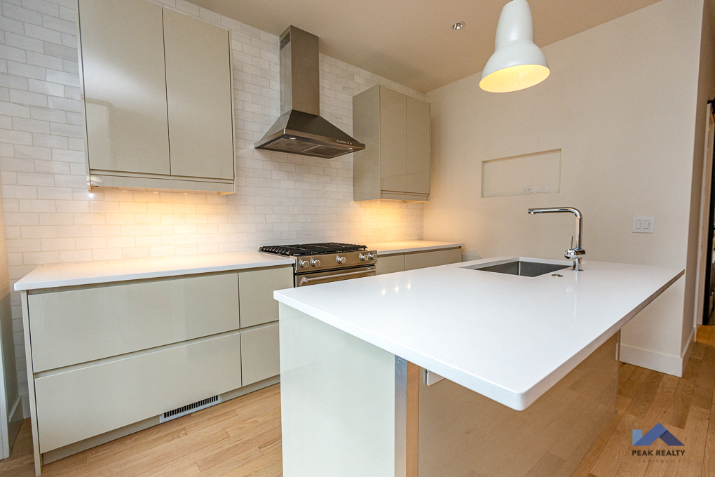 2617 N. Magnolia Ave. 2617 N. Magnolia Ave., Chicago, IL 60614 Lincoln Park - Leasing by Cross Street